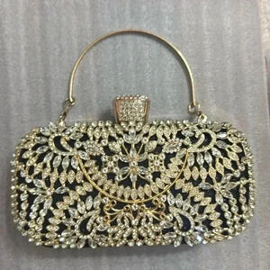 LUXURIOUS FLOWER CLUTCH BAG
NEW 
VERANO HILL